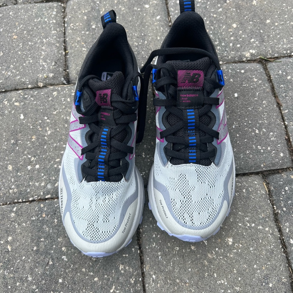 New Balance Black and Purple Trail Shoes - Picture 2 of 4